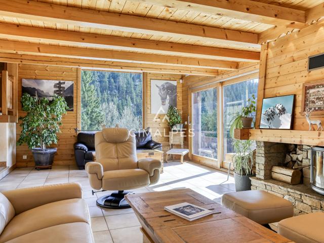 Maison 7 pièces 346 m²