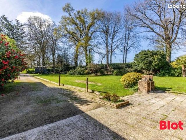 Maison 7 pièces 347 m²
