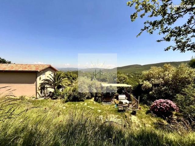 Maison 7 pièces 349 m²
