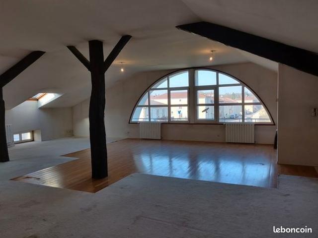 Maison 7 pièces 340 m²