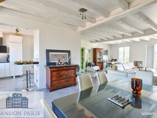 Maison 7 pièces 340 m²