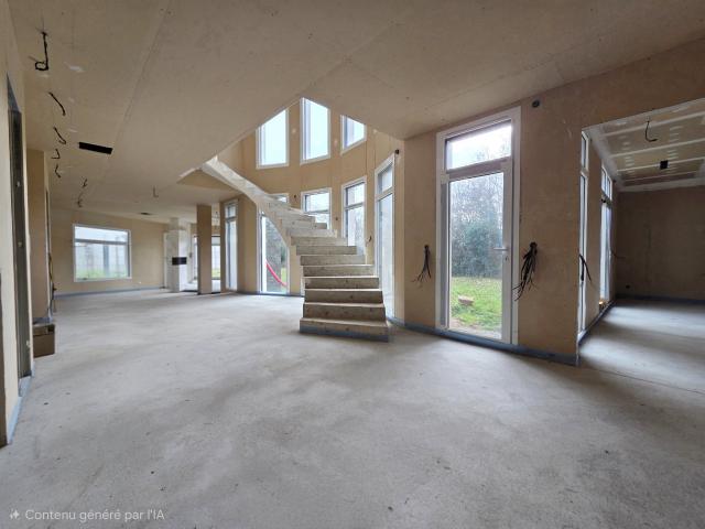 Maison 7 pièces 340 m²