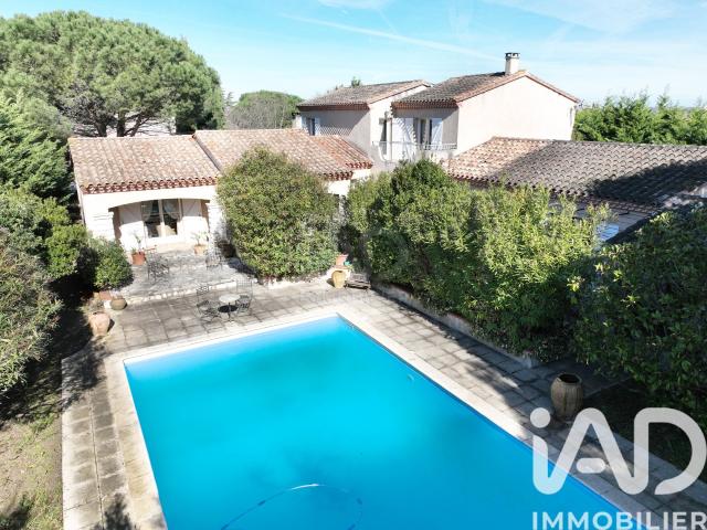 Maison 7 pièces 340 m²