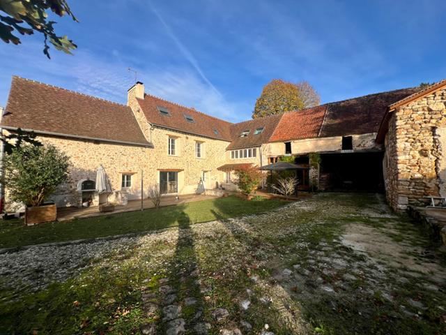 Maison 7 pièces 340 m²