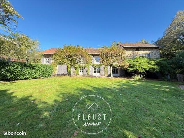 Maison 7 pièces 340 m²