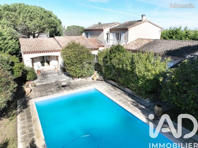 Maison 7 pièces 340 m²
