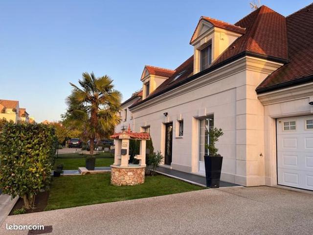 Maison 7 pièces 340 m²