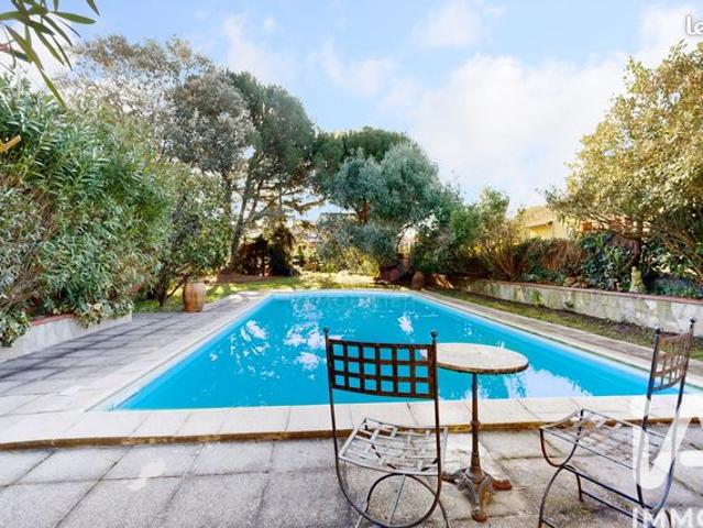 Maison 7 pièces 340 m²