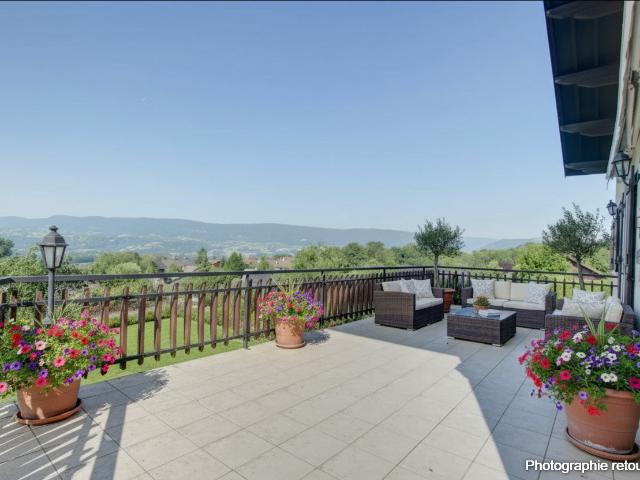 Maison 7 pièces 342 m²