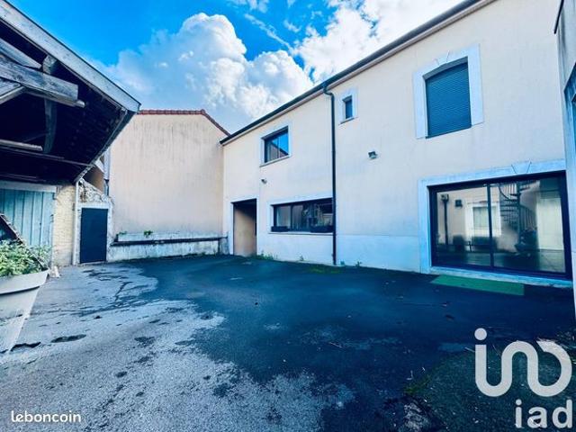 Maison 7 pièces 342 m²
