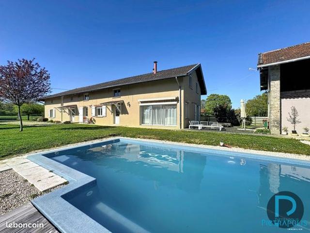 Maison 7 pièces 342 m²