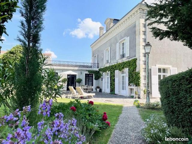 Maison 7 pièces 342 m²