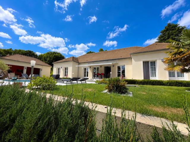 Maison 7 pièces 355 m²