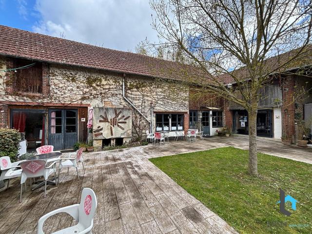 Maison 7 pièces 357 m²
