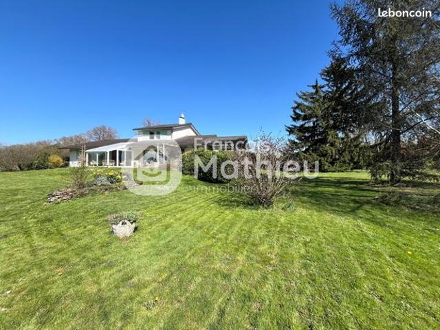 Maison 7 pièces 350 m²