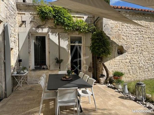 Maison 7 pièces 350 m²