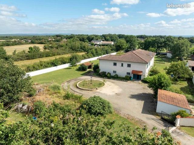 Maison 7 pièces 350 m²