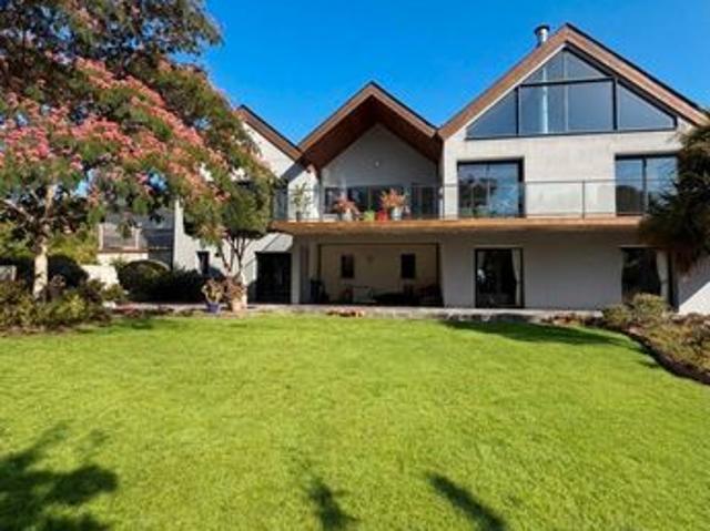 Maison 7 pièces 350 m²