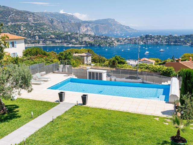 Maison 7 pièces 350 m²