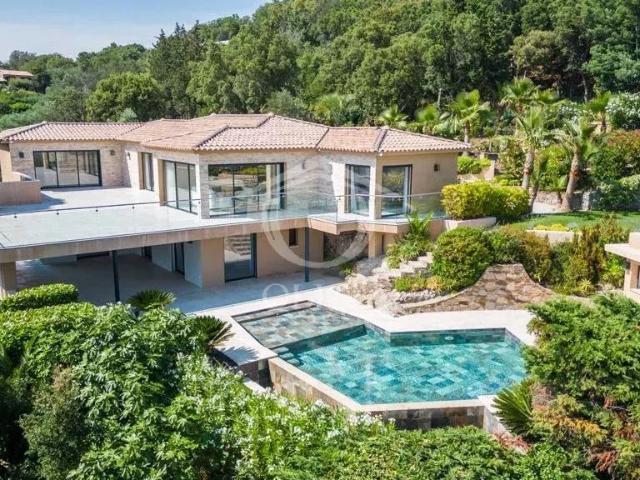 Maison 7 pièces 350 m²