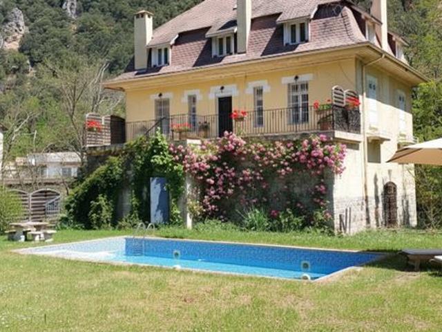 Maison 7 pièces 350 m²