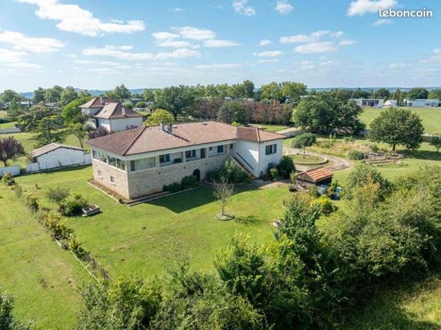 Maison 7 pièces 350 m²