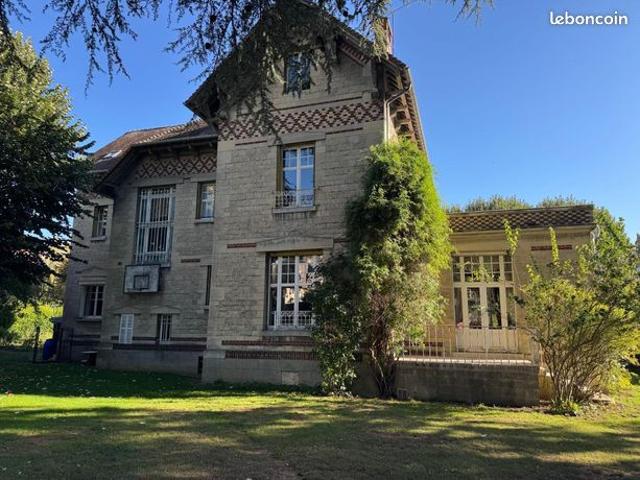 Maison 7 pièces 350 m²