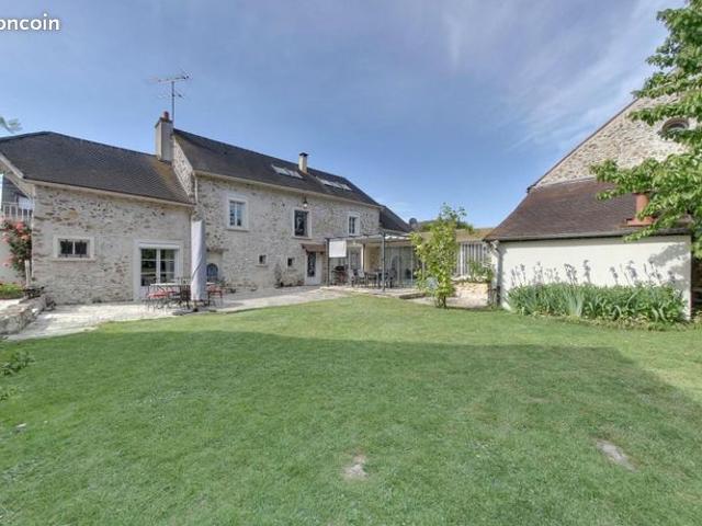 Maison 7 pièces 350 m²