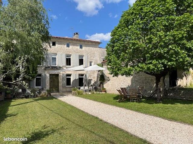 Maison 7 pièces 350 m²