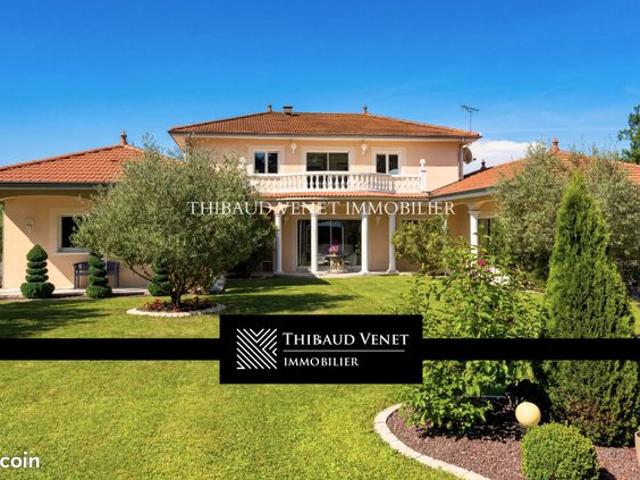 Maison 7 pièces 351 m²