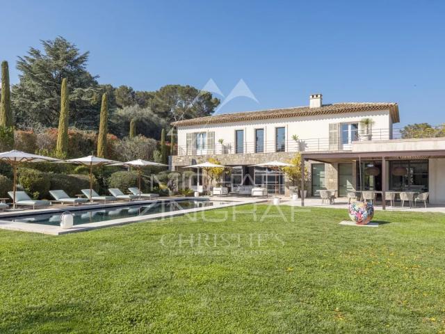 Maison 7 pièces 353 m²