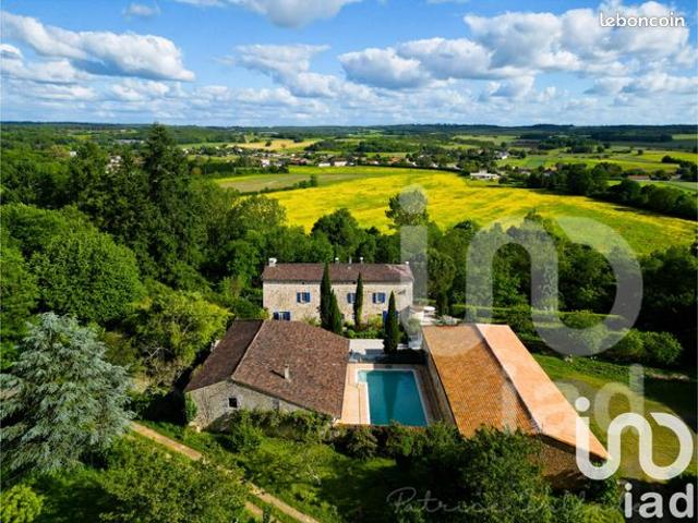 Maison 7 pièces 365 m²
