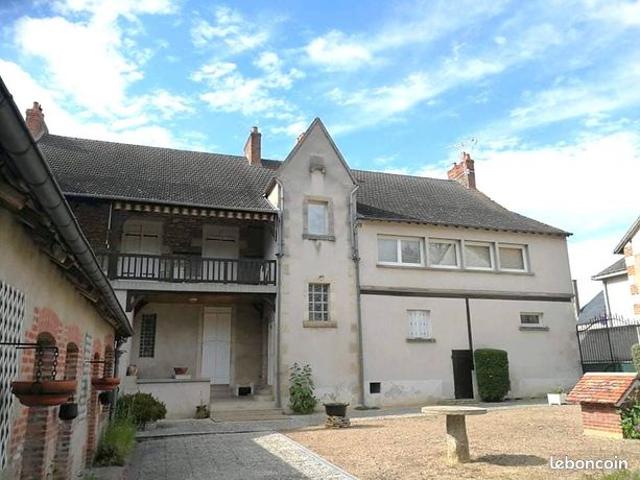 Maison 7 pièces 360 m²