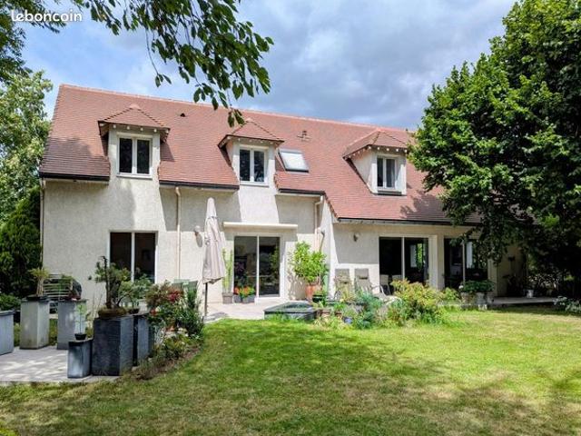 Maison 7 pièces 360 m²