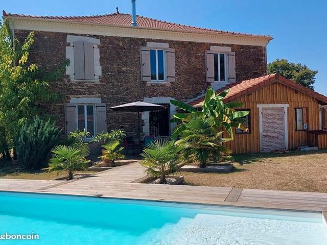 Maison 7 pièces 360 m²