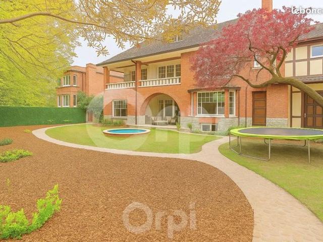Maison 7 pièces 360 m²