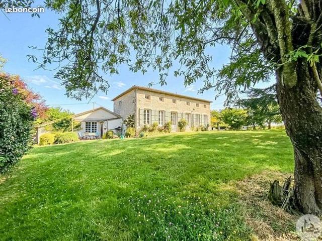 Maison 7 pièces 363 m²