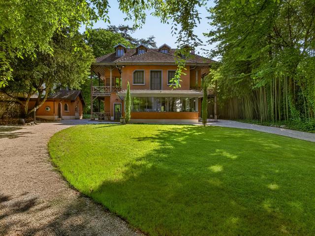 Maison 7 pièces 363 m²