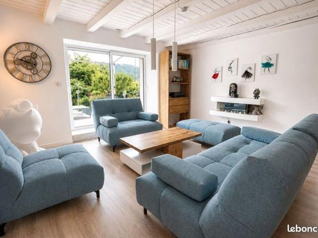 Maison 7 pièces 376 m²