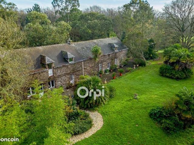 Maison 7 pièces 376 m²