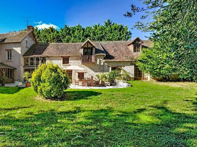 Maison 7 pièces 371 m²