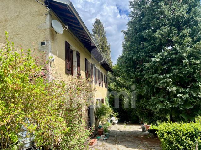 Maison 7 pièces 385 m²