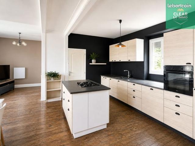 Maison 7 pièces 387 m²