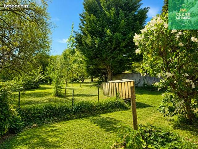 Maison 7 pièces 387 m²