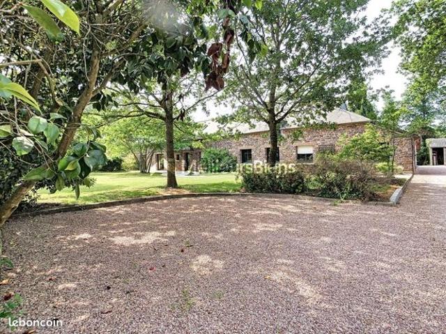 Maison 7 pièces 395 m²