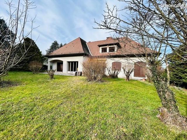 Maison 7 pièces 397 m²