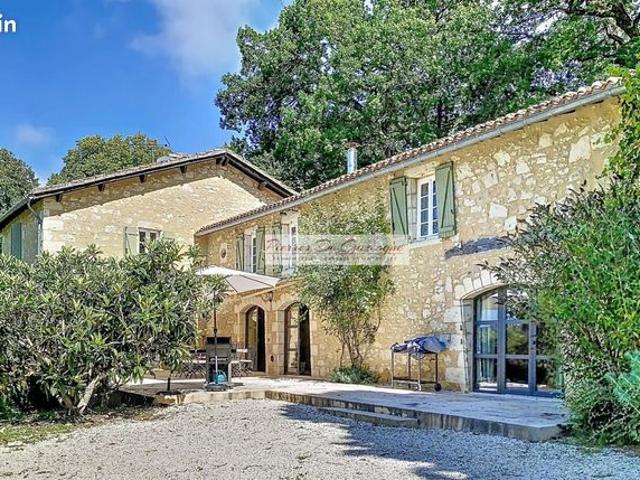 Maison 7 pièces 398 m²