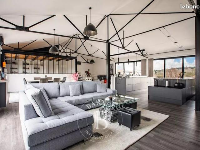 Maison 7 pièces 399 m²