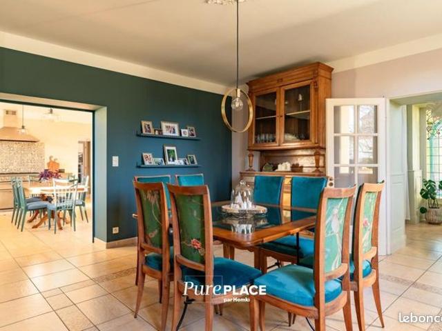Maison 7 pièces 390 m²
