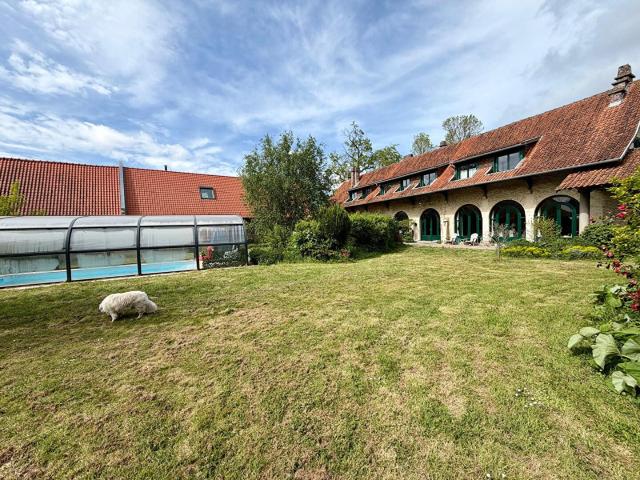 Maison 7 pièces 390 m²